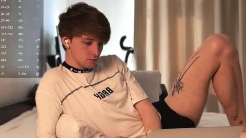 alex_schafer online show from May 20, 5:25 am