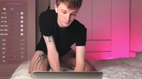 alex_schafer online show from December 2, 6:22 pm