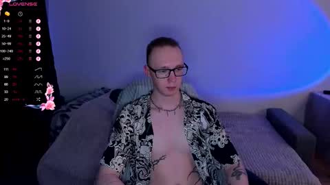 alex_silent online show from October 14, 1:40 pm