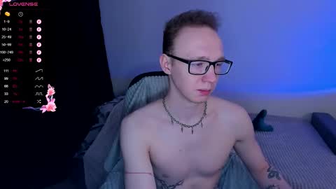 alex_silent online show from October 8, 2:21 pm