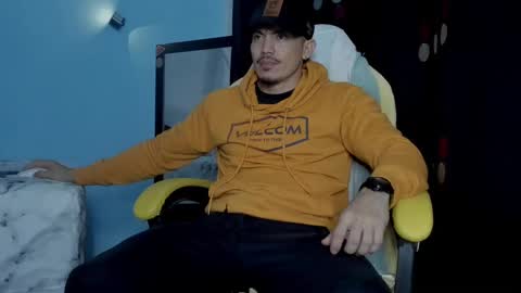 alex_sthorm online show from October 28, 4:37 am