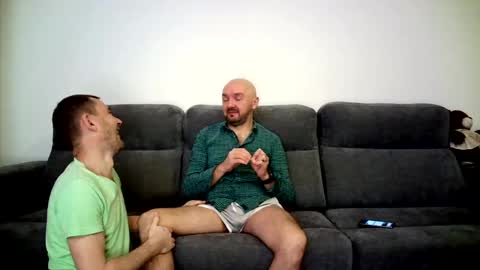 Alex and Tobey online show from December 3, 4:57 am