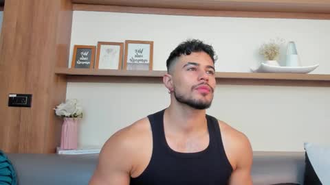 alex_wolf05 online show from February 18, 5:21 pm