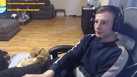 Snapshot of alexbrotkopf chatting on October 17, 2:21 pm Alex online show from October 17, 2:21 pm