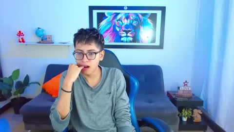 alex online show from June 24, 3:04 pm