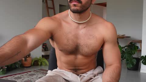 Snapshot of alexdimartino chatting on December 11, 5:10 pm Alex Dimartino online show from December 11, 5:10 pm