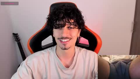 alexfloreszzz online show from January 9, 11:43 pm