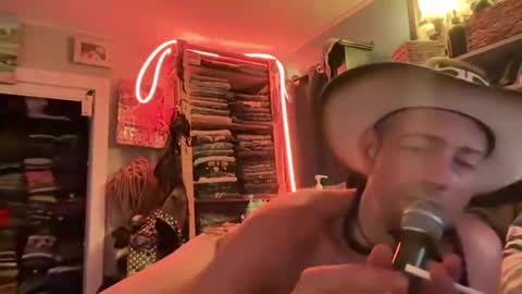 alexpettijohn online show from October 18, 10:58 pm
