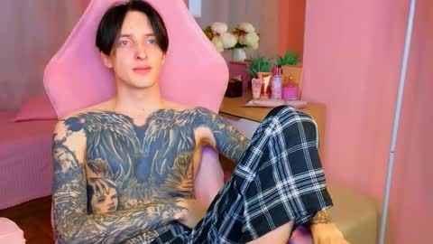 Alex online show from October 20, 4:44 pm