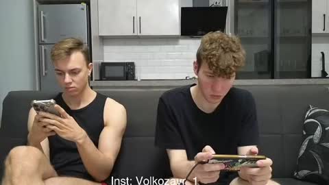 AlexDimaIgor online show from April 15, 7:58 pm