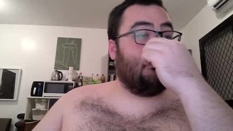 Snapshot of alexxxbear chatting on February 16, 2:11 am alexxxbear online show from February 16, 2:11 am