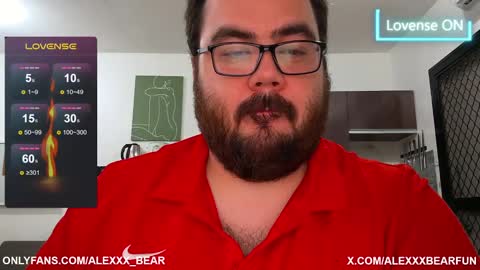 Snapshot of alexxxbear chatting on February 26, 1:30 pm alexxxbear online show from February 26, 1:30 pm