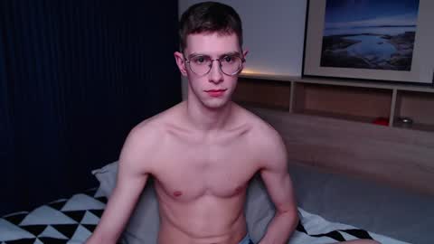 Alfie online show from December 15, 10:15 pm