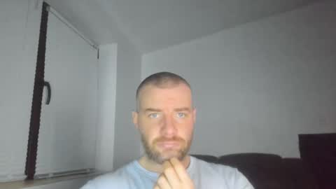 alfiesolomons87 online show from February 7, 9:42 pm