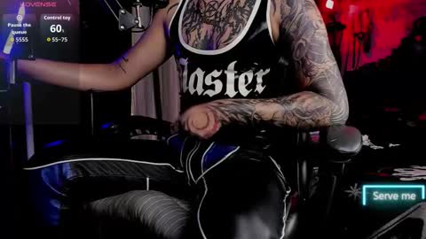   online show from November 25, 6:54 pm