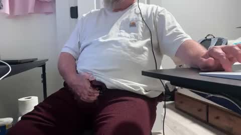 Allergictolove online show from February 16, 11:14 pm