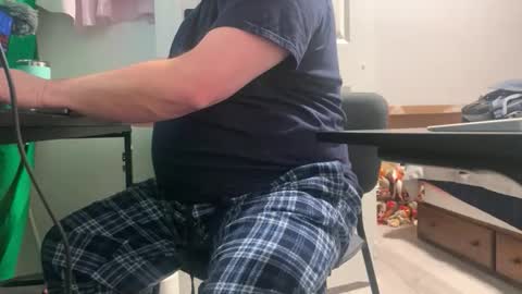 Allergictolove online show from November 22, 4:06 pm