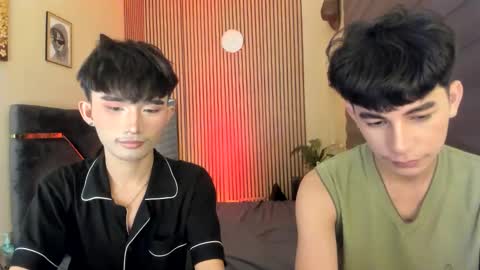Snapshot of alluring_alpha chatting on October 21, 1:52 am kim and josh online show from October 21, 1:52 am