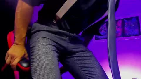 alpha_dominus_ online show from September 11, 4:44 am