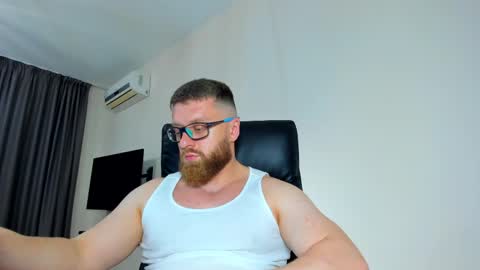 Alphaalexxx Lets reach Me 100 thumbs up online show from May 17, 7:10 pm