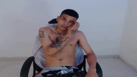 alphas_latins online show from May 26, 10:39 pm