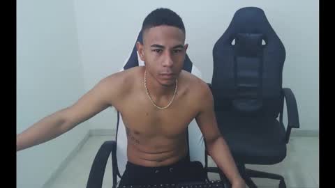 alphas_latins online show from March 28, 7:03 pm