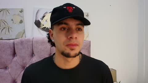Snapshot of amadeo_wild chatting on February 9, 12:19 pm Amadeo Wild online show from February 9, 12:19 pm