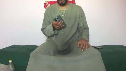 Amir online show from December 4, 11:39 am