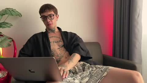 simon online show from May 11, 2:35 am