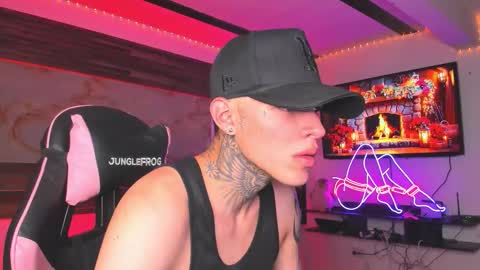 andrees_s online show from December 2, 12:47 am