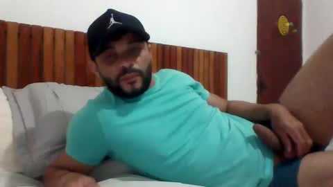 Snapshot of andreloko123 chatting on January 22, 1:31 am andreloko123 online show from January 22, 1:31 am