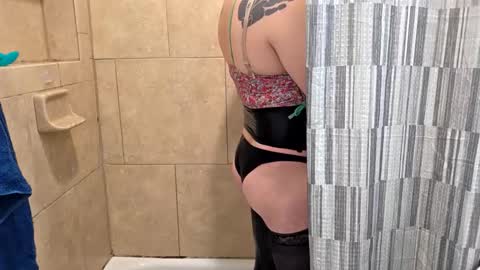 andrewo4277 online show from March 8, 11:42 pm