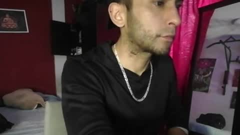 Snapshot of androdd666 chatting on December 29, 9:09 pm androd666 online show from December 29, 9:09 pm