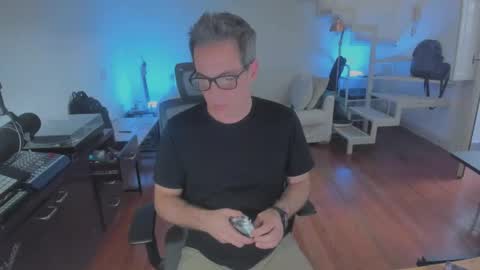 Andrew online show from April 30, 5:09 pm