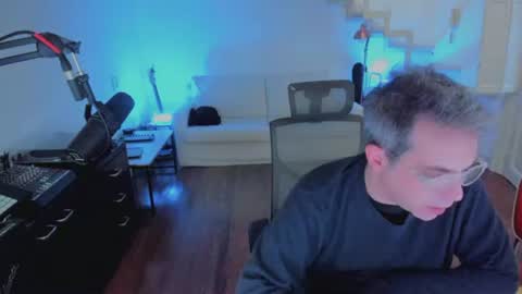Andrew online show from July 30, 7:57 pm