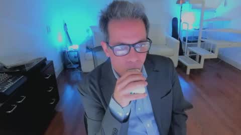 Andrew online show from June 25, 5:12 am