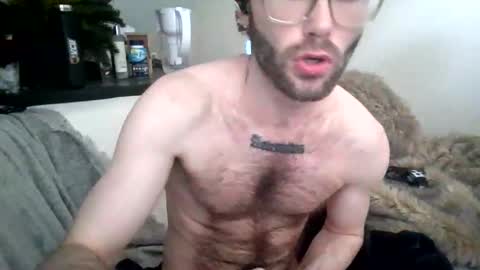 andyki763438 online show from May 2, 8:11 pm