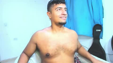 Snapshot of andylemonda chatting on September 17, 9:38 pm andylemonda online show from September 17, 9:38 pm