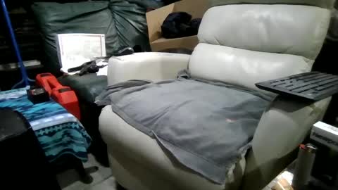 andywan94 online show from December 15, 8:19 am