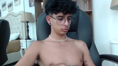 andyxibrat online show from March 11, 9:44 pm