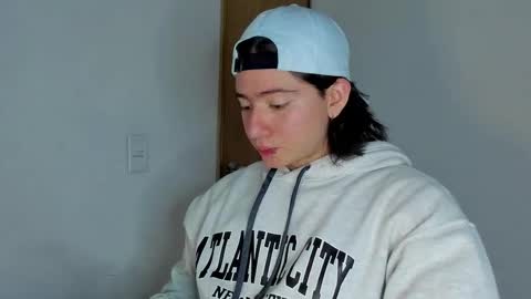 Angel Bennet online show from November 18, 1:09 am