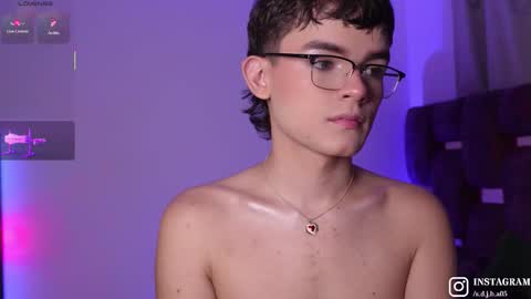 Angelo I work from home this is my room  online show from October 8, 7:02 am