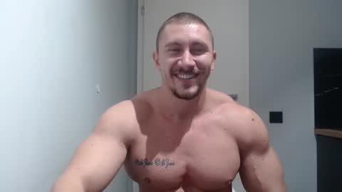  ------- SEX SHOW WITH GUYS AND GIRLS  MUSCLE SHOW online show from December 7, 6:37 pm