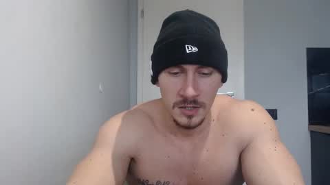  ------- SEX SHOW WITH GUYS AND GIRLS  MUSCLE SHOW online show from February 16, 12:21 pm