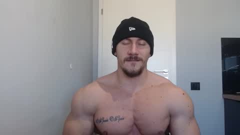  ------- SEX SHOW WITH GUYS AND GIRLS  MUSCLE SHOW online show from January 18, 10:39 am