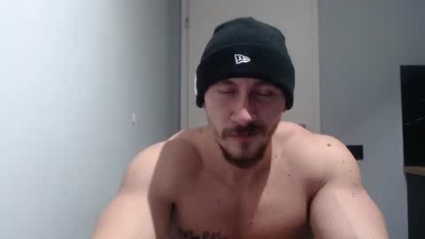  ------- SEX SHOW WITH GUYS AND GIRLS  MUSCLE SHOW online show from January 24, 7:28 pm