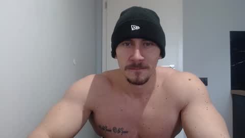  ------- SEX SHOW WITH GUYS AND GIRLS  MUSCLE SHOW online show from February 18, 11:11 am