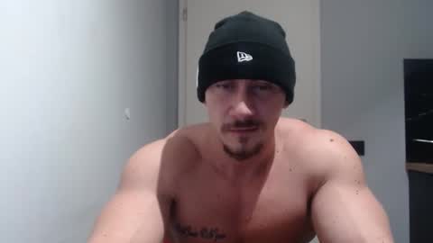  ------- SEX SHOW WITH GUYS AND GIRLS  MUSCLE SHOW online show from December 30, 8:04 pm