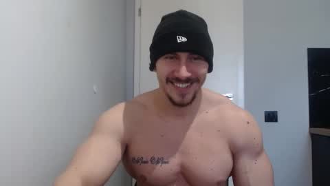  ------- SEX SHOW WITH GUYS AND GIRLS  MUSCLE SHOW online show from February 11, 9:20 am