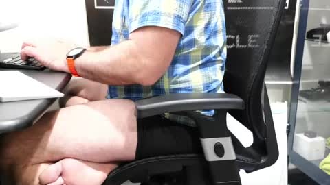 D online show from April 15, 7:58 pm